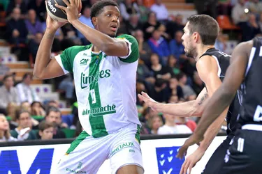 Victoire du Limoges CSP face à Fos Provence Basket