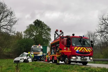 Collision entre une voiture et un poids lourd à Laguenne-sur-Avalouze (Corrèze) ce mercredi matin [Mis à jour]