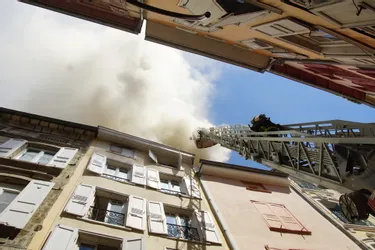 Un appartement du centre-ville du Puy prend feu