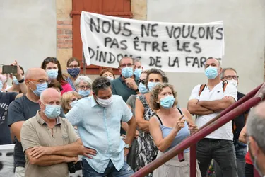 L'association Bressolles bien vivre toujours mobilisée contre le poulailler industriel à Bressolles (Allier)