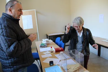 À Arlet, l'une des plus petites communes de Haute-Loire, un jour de vote comme un autre