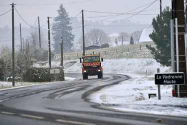 Encore de la neige annoncée cette nuit en Corrèze, les services de déneigement sont prêts