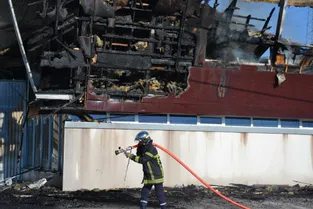 L’entreprise d’agencement et de cuisine a été entièrement ravagée par un incendie en juin 2015