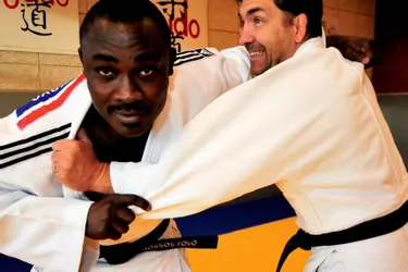 N. Sigaud coach de l’équipe de judo du Bénin