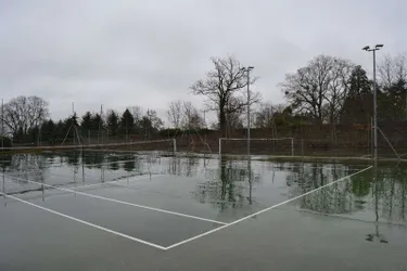 Les terrains de tennis à la disposition de tous les joueurs