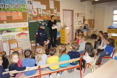 La police municipale à l’école maternelle