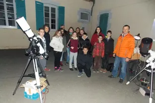 Une initiation à l’astronomie au collège