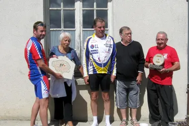 Cyclotouristes et marcheurs réunis pour le trophée René-Baterosse