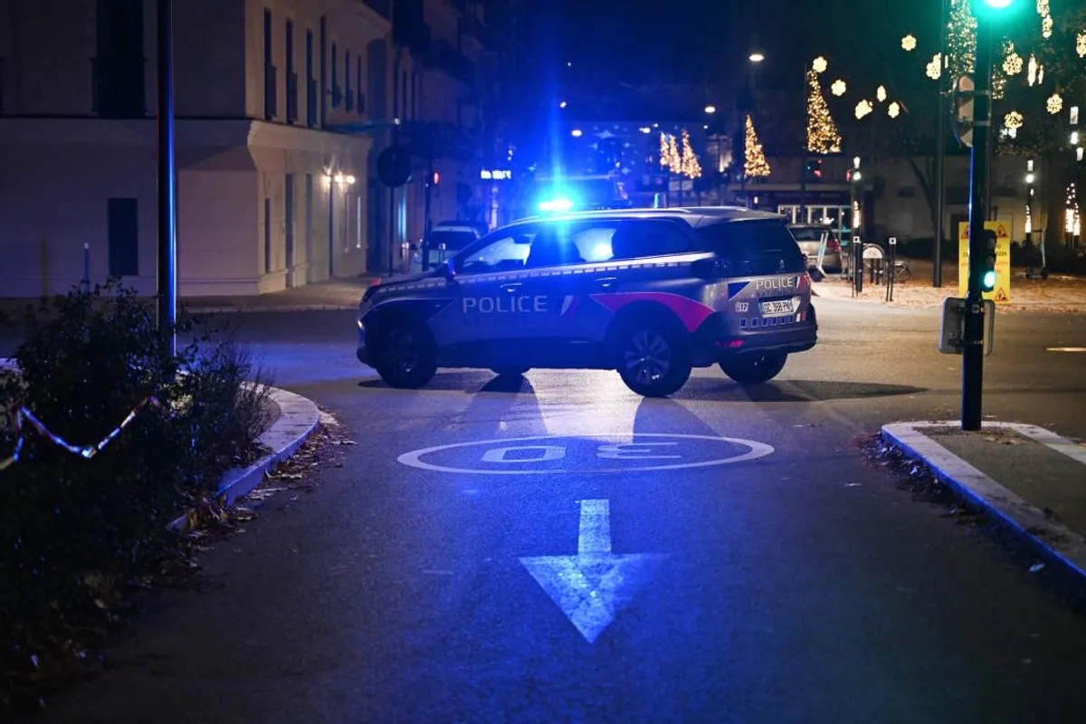 Vue d'un motard et d'un véhicule impliqué à Niort