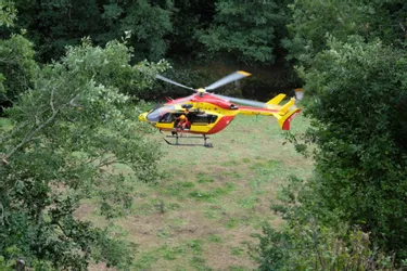 Un septuagénaire blessé à la jambe hélitreuillé par le Grimp 63 à Lamontgie (Puy-de-Dôme)