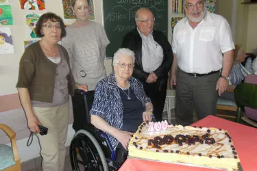 Jeanne Bourgeault a fêté ses cent ans