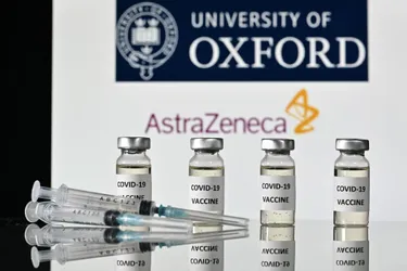 Le vaccin AstraZeneca recommandé pour les moins de 65 ans