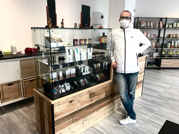 cigarette électronique le puy en velay À LE PUY EN VELAY boutique de vape, magasin CIGAVERTE vapotage et cigarette  électronique main image 1