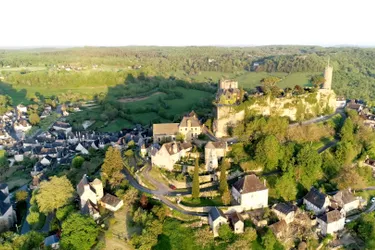 Turenne, Collonges-la-Rouge, Saint-Robert : les plus beaux villages de Corrèze vus du ciel