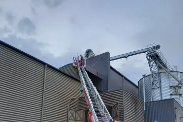 Un feu se déclare dans une usine de la zone artisanale du Rozier à Coren (Cantal)