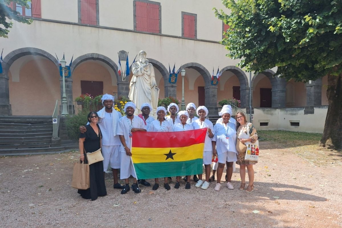 Nkrabea Le groupe Nkrabea a mélangé les cultures - La Montagne