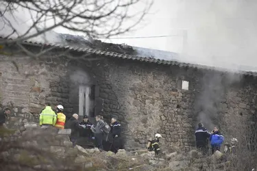Le corps d'une femme retrouvé dans une maison en feu en Haute-Loire