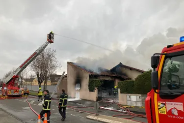 Une maison en feu à Clermont-Ferrand