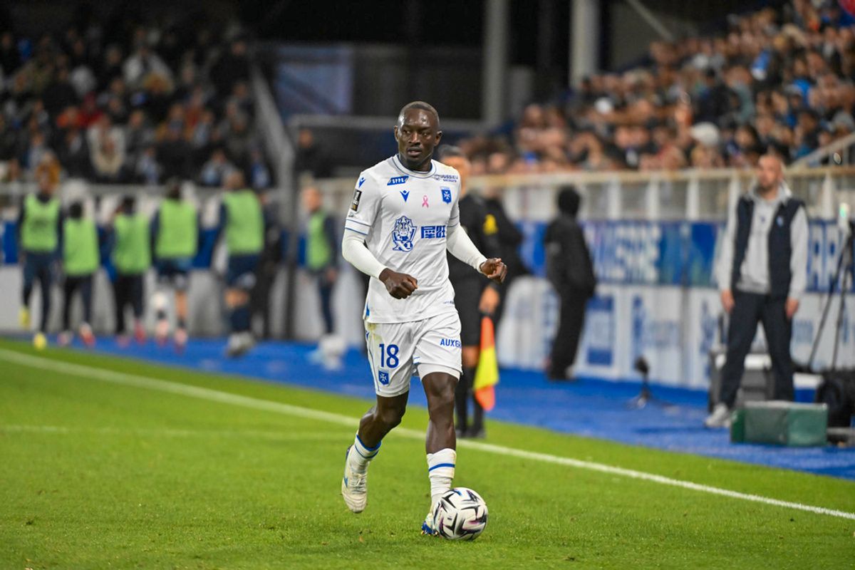 "Les paroles c'est bien, maintenant il faut les actes" : Assane Dioussé appelle à la révolte de l'AJA, avant le déplacement à Strasbourg