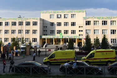 Russie : une fusillade dans une école fait neuf morts, dont sept élèves