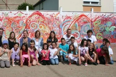 Une peinture murale a été inaugurée par les écoliers d’Édith-Busseron