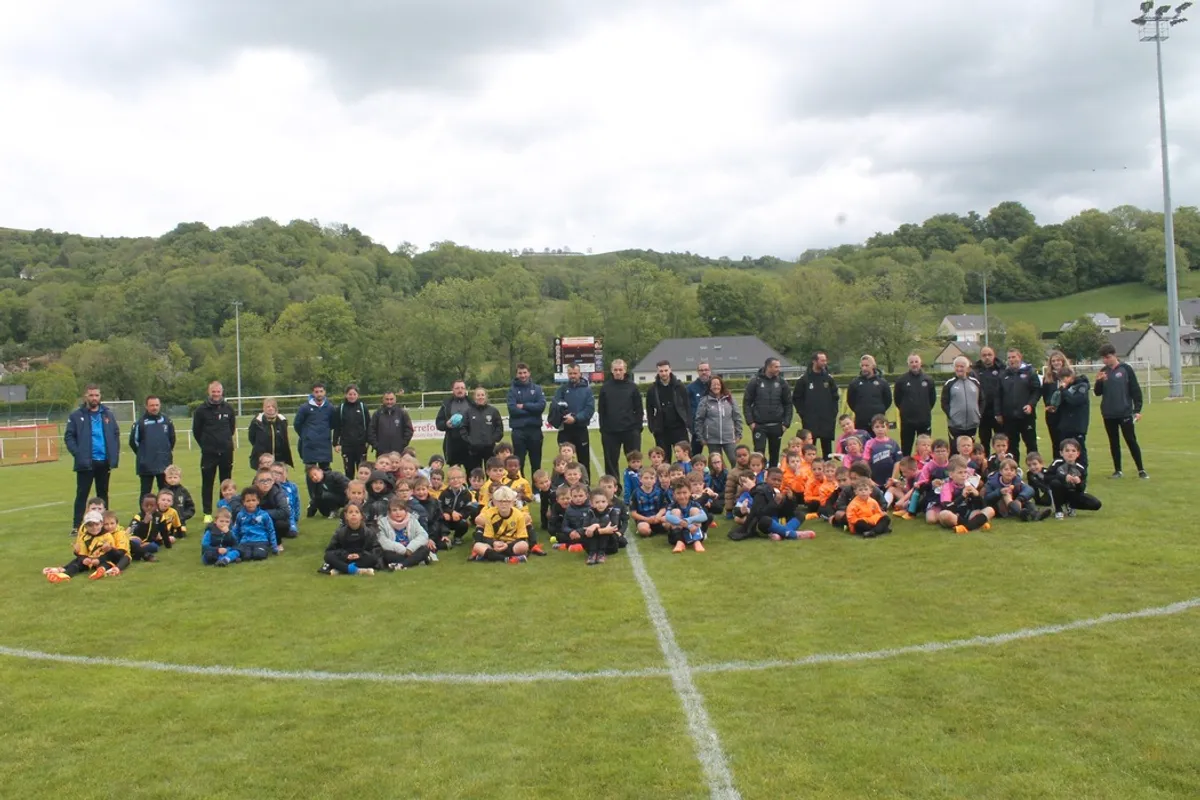 Le tournoi des P’tits Frelons à Riom-ès-Montagnes : de jeunes talents et des parrains inspirants