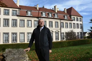 Tour d'horizon des projets à Combronde (Puy-de-Dôme) : "On veut redynamiser notre marché du lundi", explique le maire Alain Espagnol