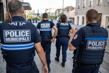 Comment les gilets pare-balles de la police municipale de Clermont-Ferrand se sont-ils retrouvés en Ukraine ?