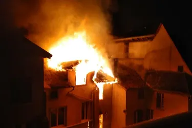 Trois bâtiments touchés par un incendie à Tulle : 24 personnes évacuées