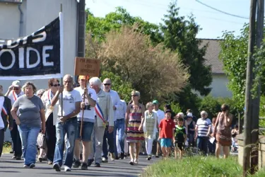 Environ 200 personnes ont manifesté, hier, contre la fermeture du site de Bergoide