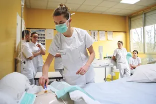 Les étudiants infirmiers de Montluçon mobilisés pour garder les enfants des soignants et assurer la continuité des soins