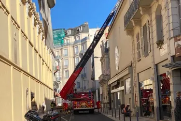 Les pompiers mobilisés pour un dégagement de fumée dans le centre-ville de Vichy