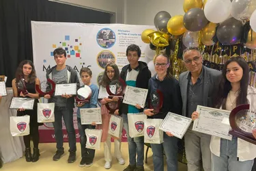 Le comité régional Mosaïc remet ses trophées à des jeunes pour leurs actions citoyennes à Clermont-Ferrand