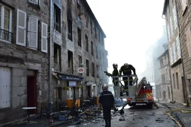 Un immeuble détruit par les flammes en plein centre ville