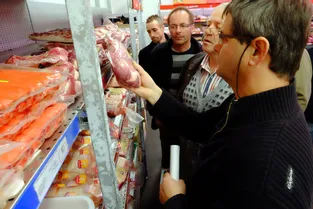 Opération de contrôle des éleveurs dans l'Allier : "Il faut acheter du porc français"