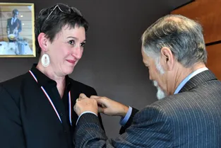 Barbara Sonnery-Cottet a reçu les insignes de Chevalier de l’Ordre national du Mérite à Clermont-Ferrand
