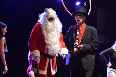 Magie, cirque, clown et ... Père Noël : l'arbre de Noël des Restos du coeur a eu lieu au Rexy à Riom