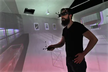 Un cube immersif pour évoluer virtuellement dans le logement du futur à Guéret
