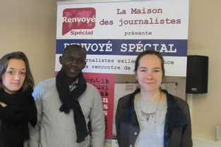 Un journaliste tchadien de la Maison des journalistes a témoigné devant des élèves