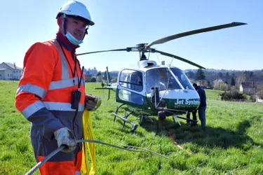 Pourquoi Enedis a utilisé un hélicoptère sur le chantier d'un réseau électrique d'Uzerche (Corrèze)