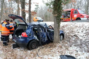 Accidents en série sur les routes verglacées du Cantal : trois automobilistes hospitalisés
