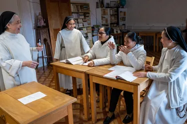 À 18 ans, elles quittent le Vietnam pour répondre à "l'appel" de Dieu et devenir religieuses dans le Puy-de-Dôme