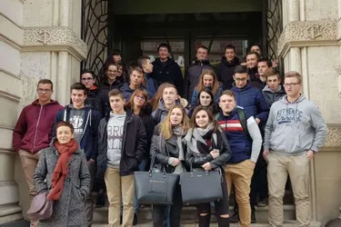 Trente-deux élèves étaient de sortie, récemment, à Clermont-Ferrand