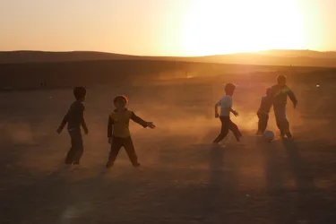 Au cœur d’un camp de réfugiés yézidis au Kurdistan, le football éclaire l’horizon