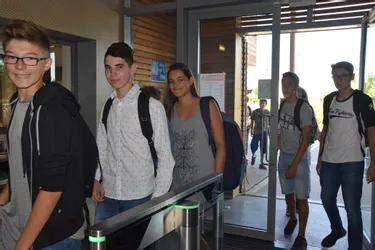 L'entrée des élèves contrôlée dans deux lycées du Puy-de-Dôme