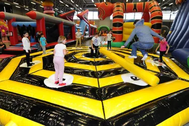 Jeux gonflables, cinémas, piscines… Six activités pour occuper les enfants pendant les vacances