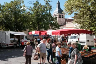 Le programme des marchés de plein air à Montluçon et alentour en août