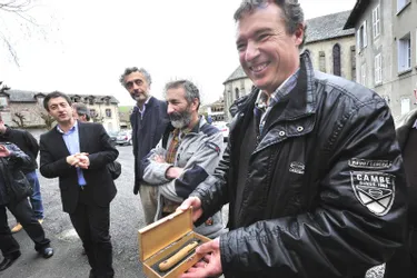 Succès pour le coutellier aurillacois Gérard Destannes avec le Saint-Géraud