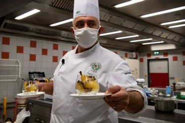 Notre cours de cuisine au lycée de Chamalières : un dessert mariant poire et bleu d'Auvergne