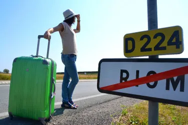 Qu'y a-t-il dans la valise des Riomois qui partent en vacances ?